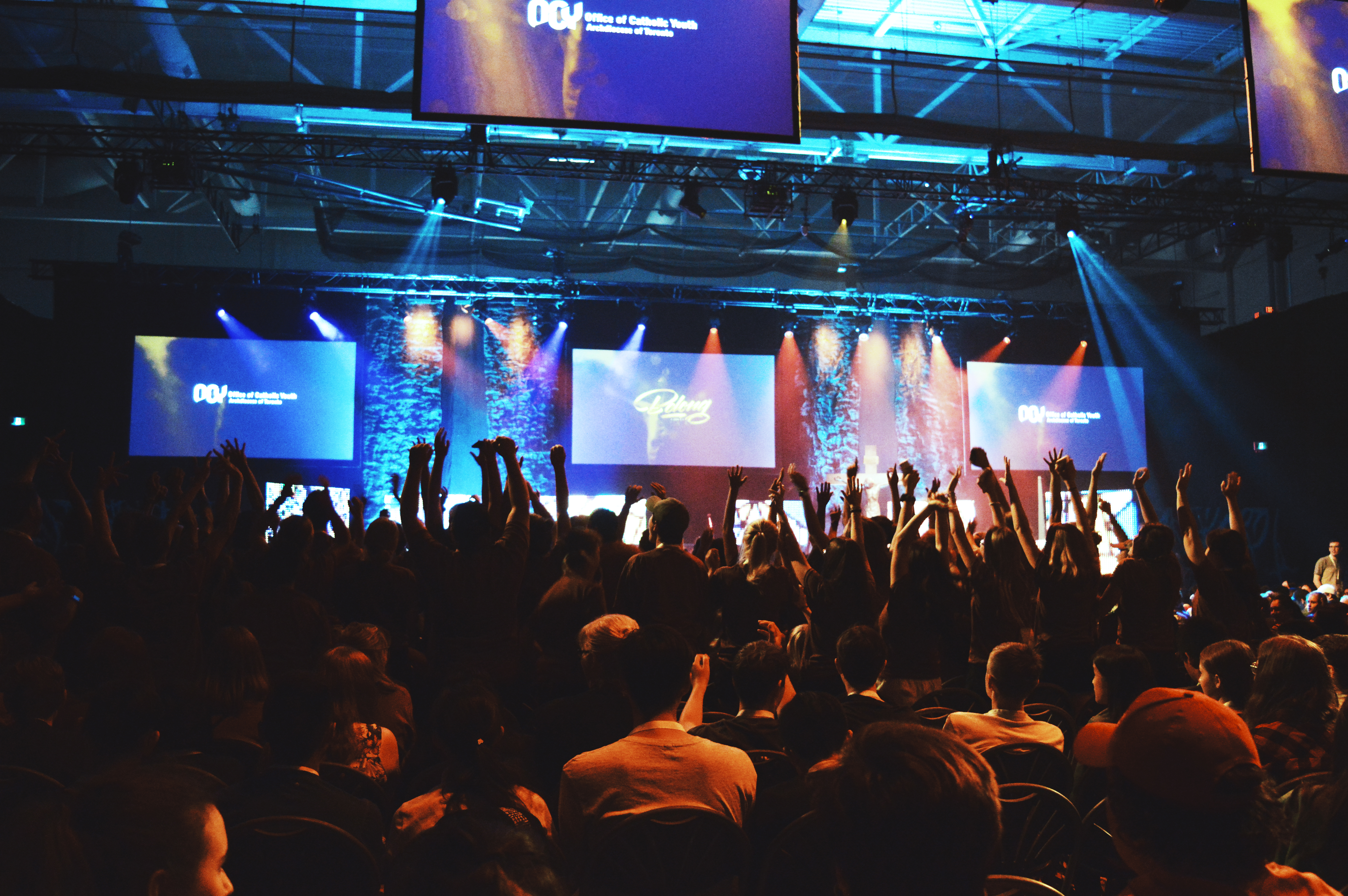 Crowd of young people in the 2019 Steubenville Toronto conference